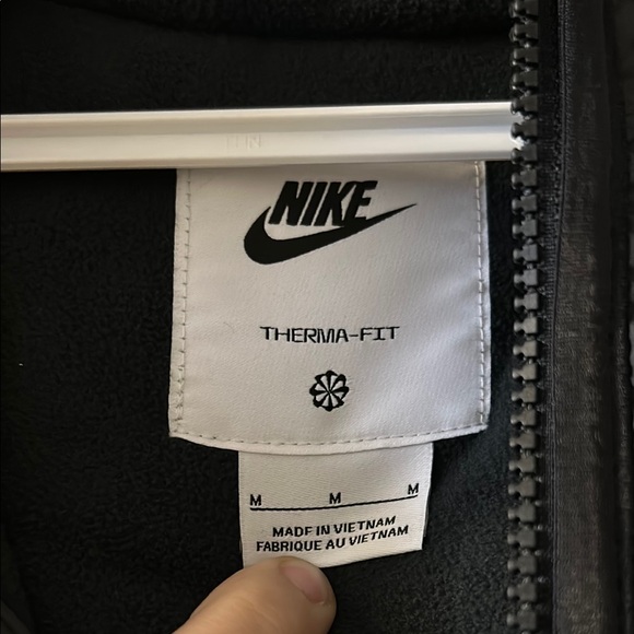 Nike Men's Black Hooded Jacket - Picture 2 of 5